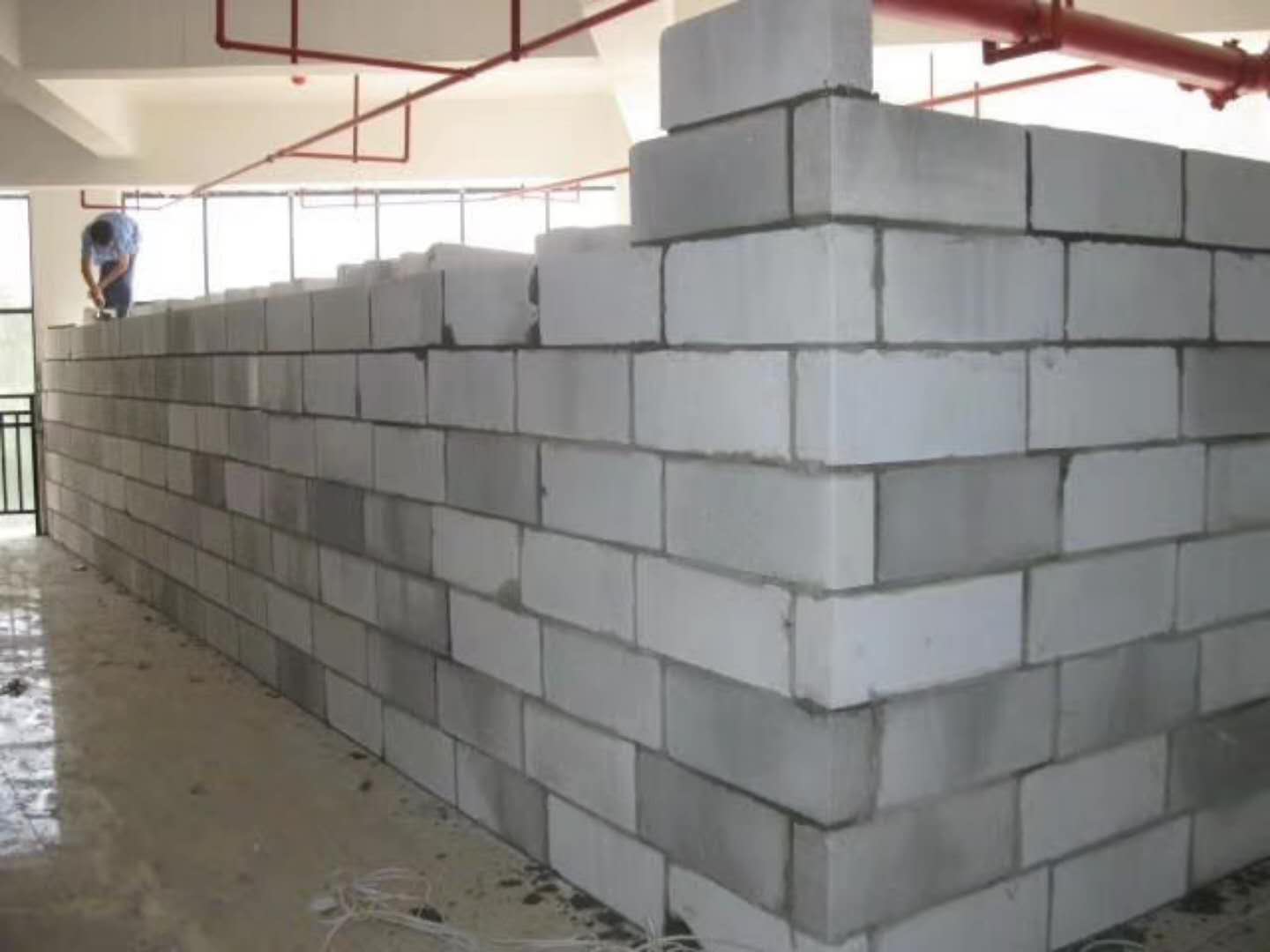 三水蒸压加气混凝土砌块承重墙静力和抗震性能的研究
